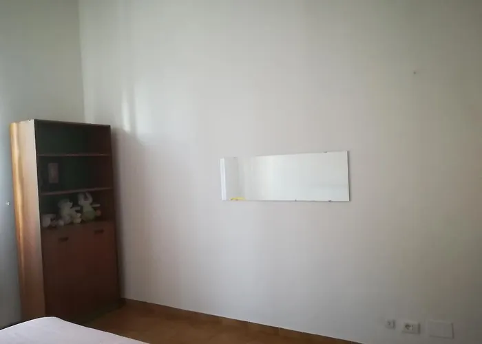 Zoe *